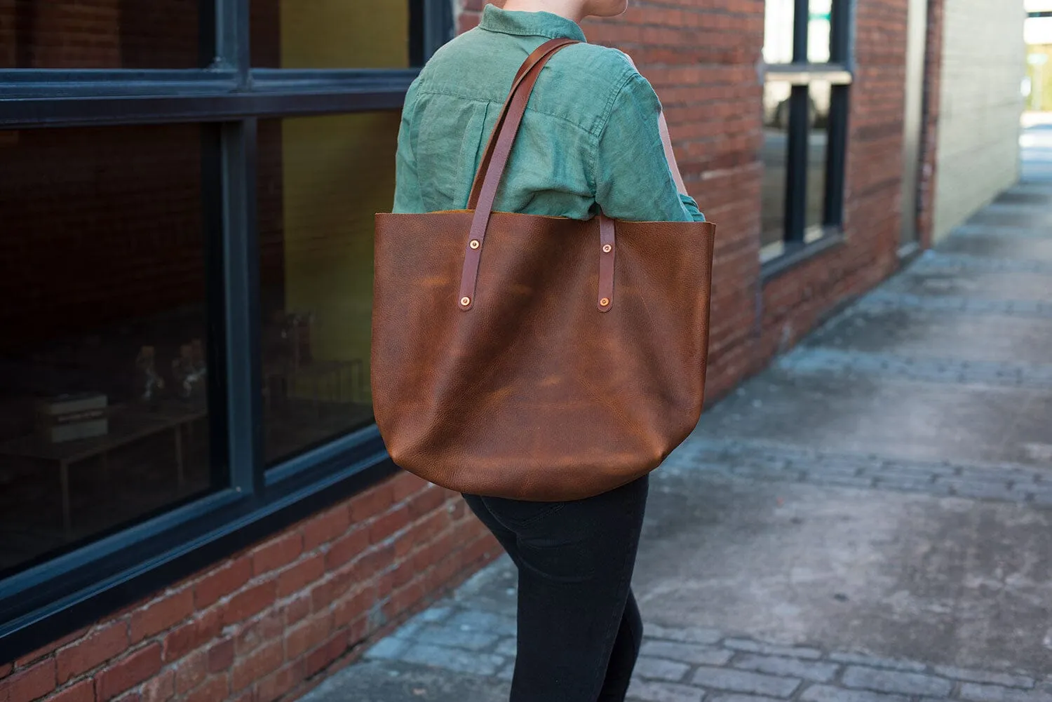 AVERY LEATHER TOTE BAG - LARGE - HONEY