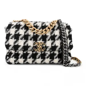 CHANEL 19 Medium Flap Bag in 19K Black And White Houndstooth Tweed
