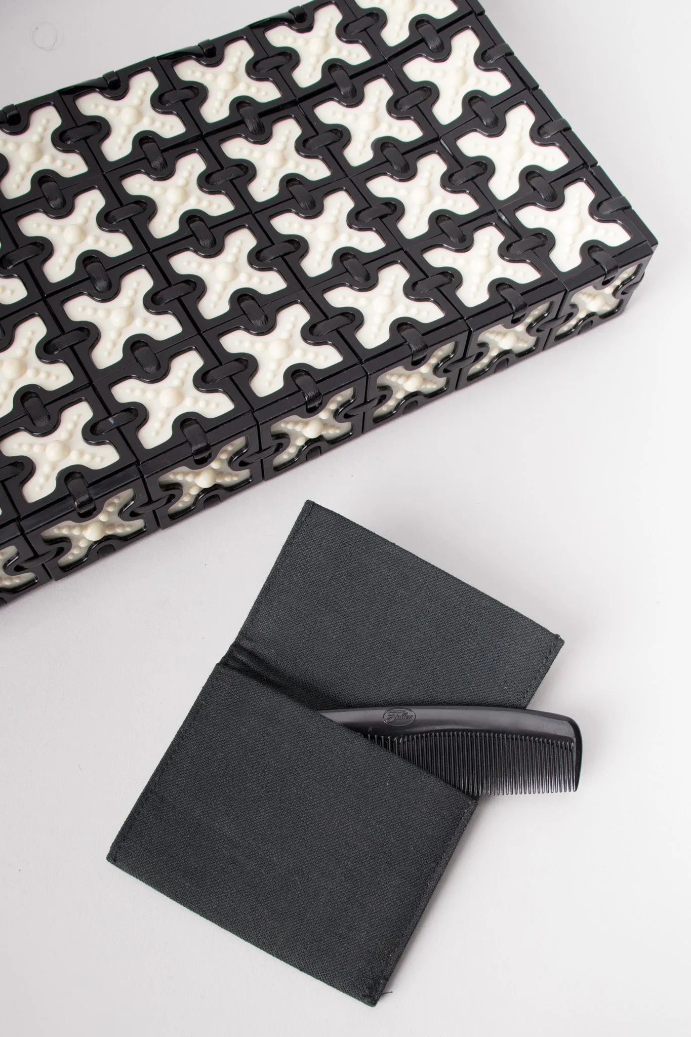 Cross Tile Clutch